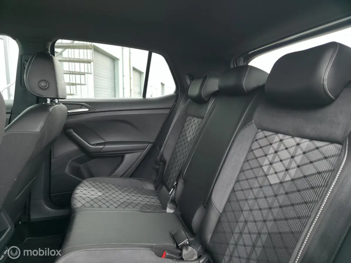 1.0 TSI R-Line / Luxe / Carplay / Camera