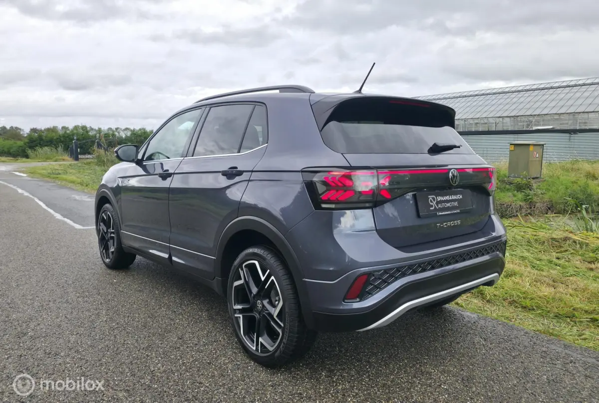 1.0 TSI R-Line / Luxe / Carplay / Camera