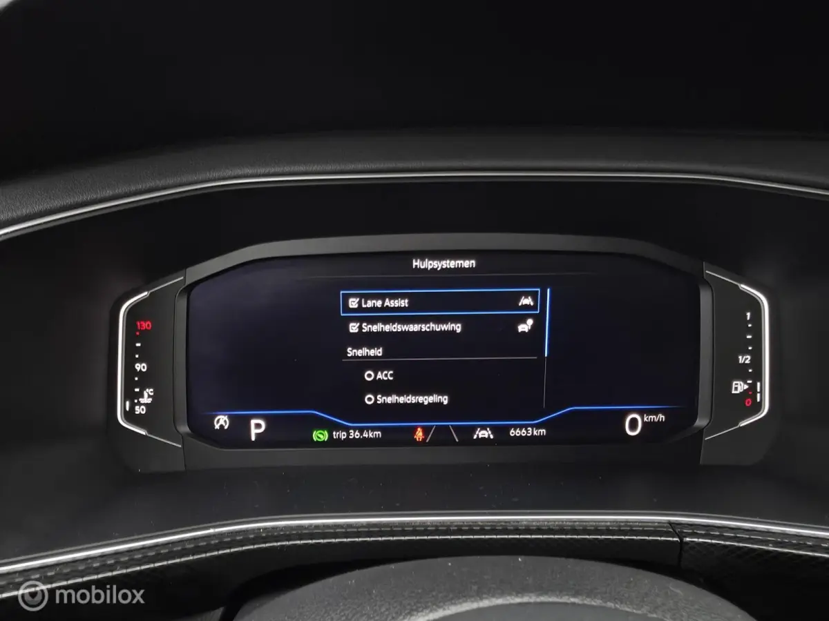 1.0 TSI R-Line / Luxe / Carplay / Camera