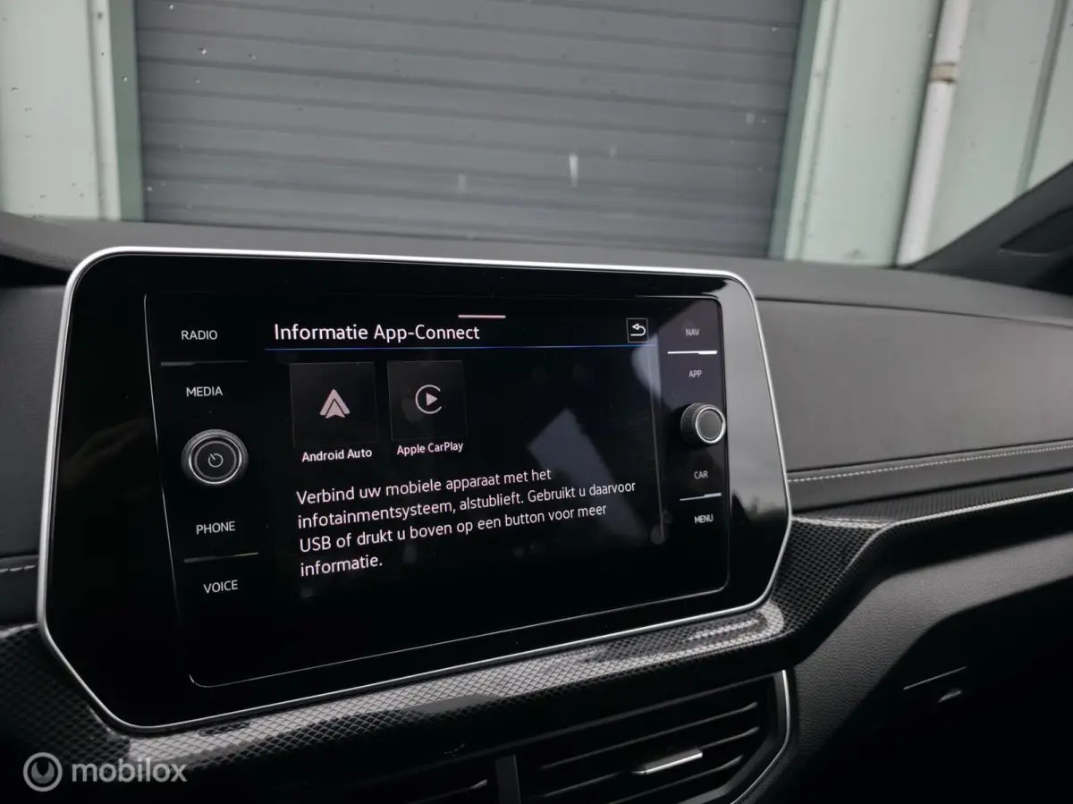 1.0 TSI R-Line / Luxe / Carplay / Camera