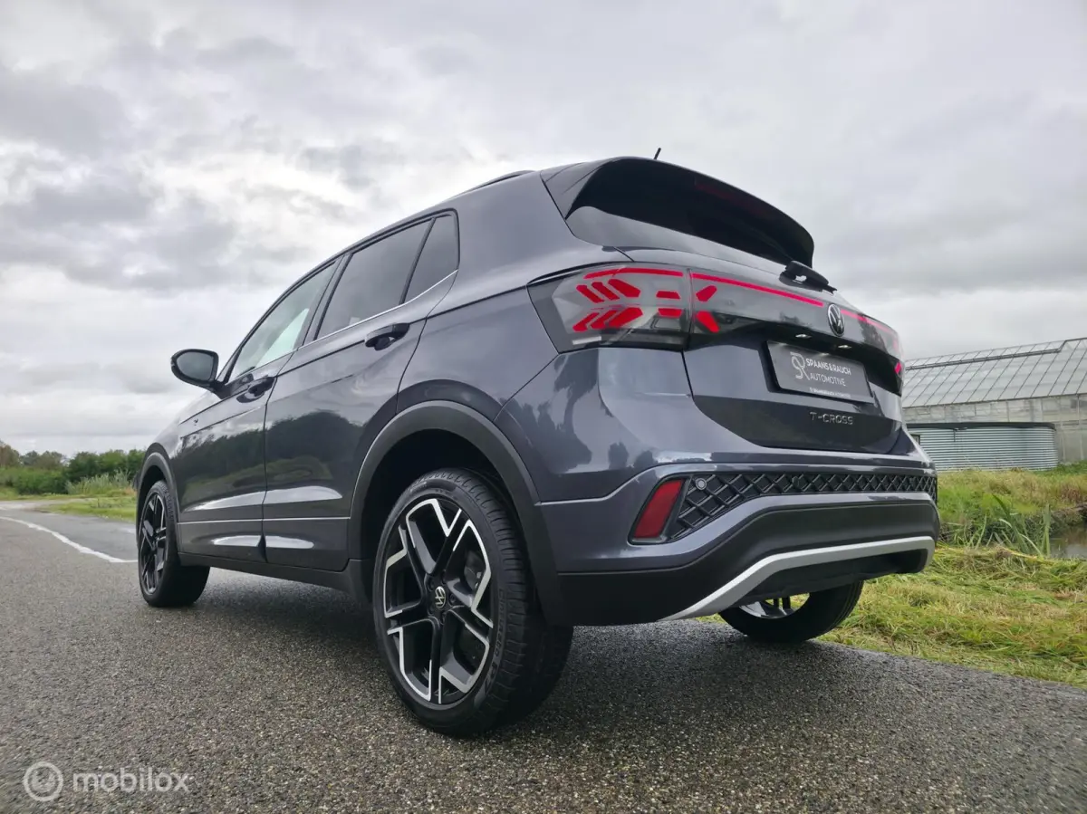1.0 TSI R-Line / Luxe / Carplay / Camera