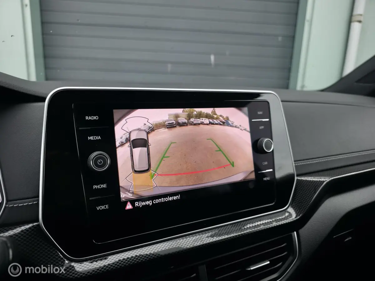 1.0 TSI R-Line / Luxe / Carplay / Camera