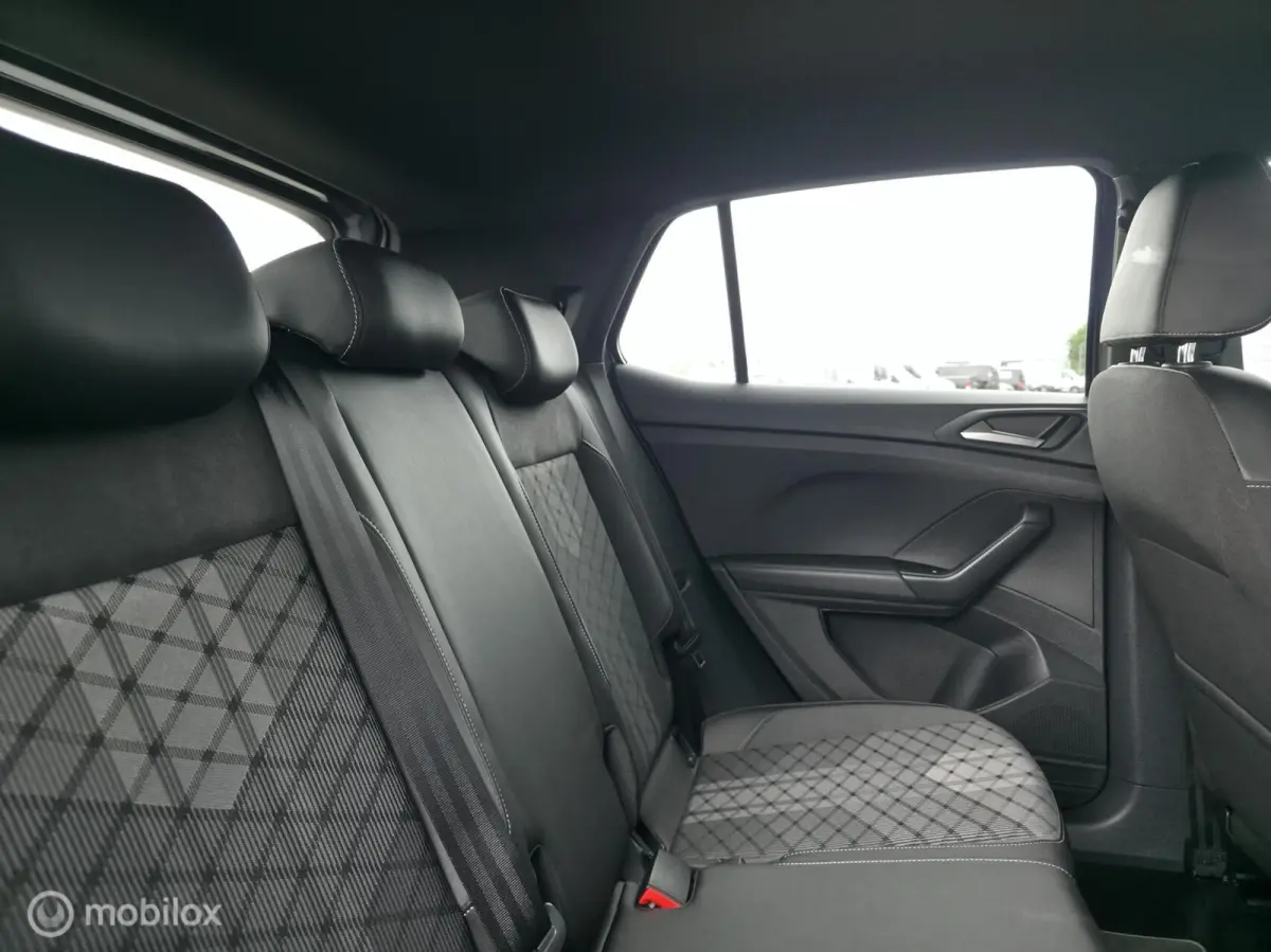 1.0 TSI R-Line / Luxe / Carplay / Camera