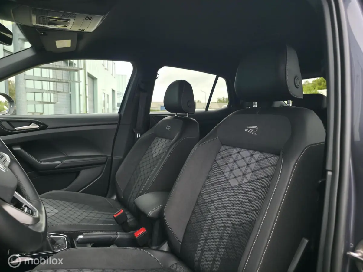 1.0 TSI R-Line / Luxe / Carplay / Camera