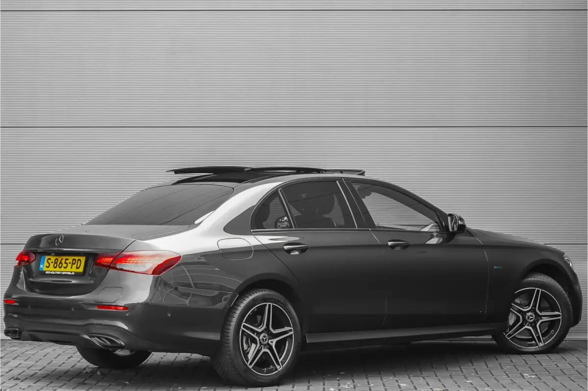 300 e AMG Line Night Pano Burmester ACC Trekhaak Camera 18"