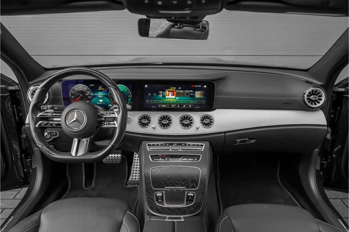 300 e AMG Line Night Pano Burmester ACC Trekhaak Camera 18"