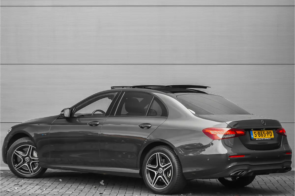 300 e AMG Line Night Pano Burmester ACC Trekhaak Camera 18"