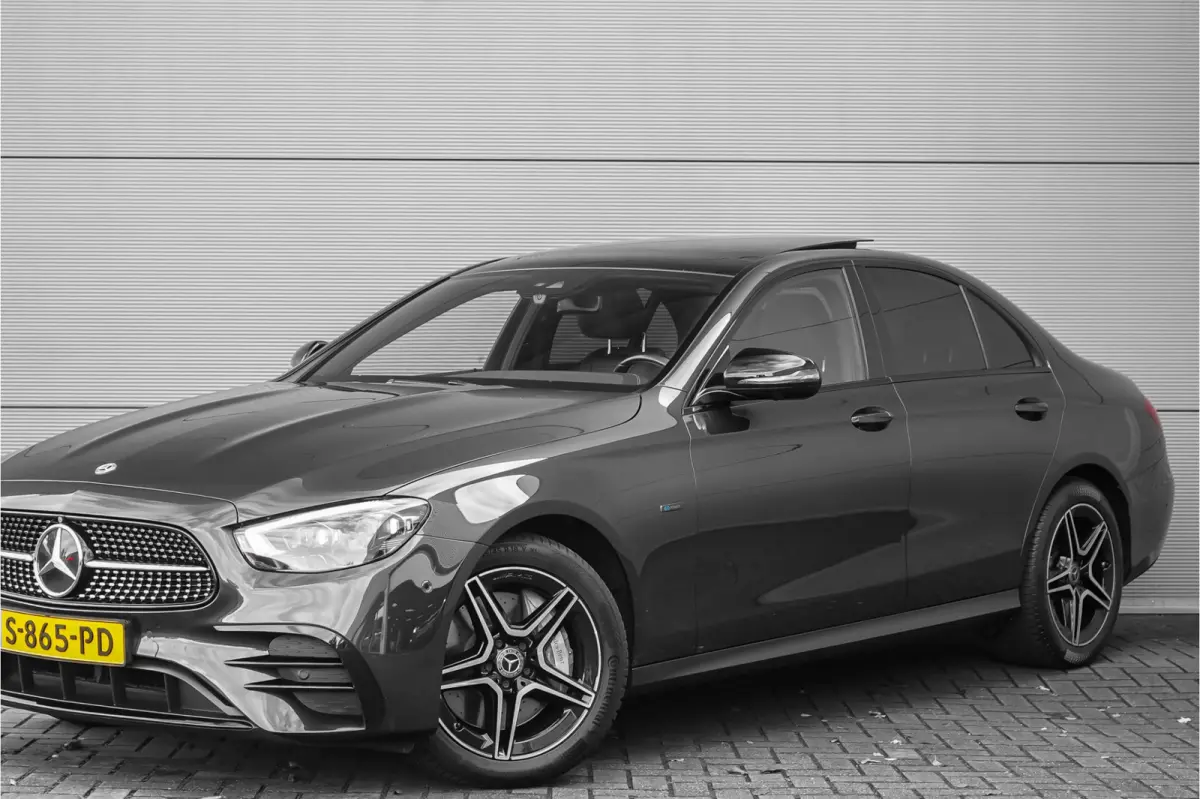 300 e AMG Line Night Pano Burmester ACC Trekhaak Camera 18"