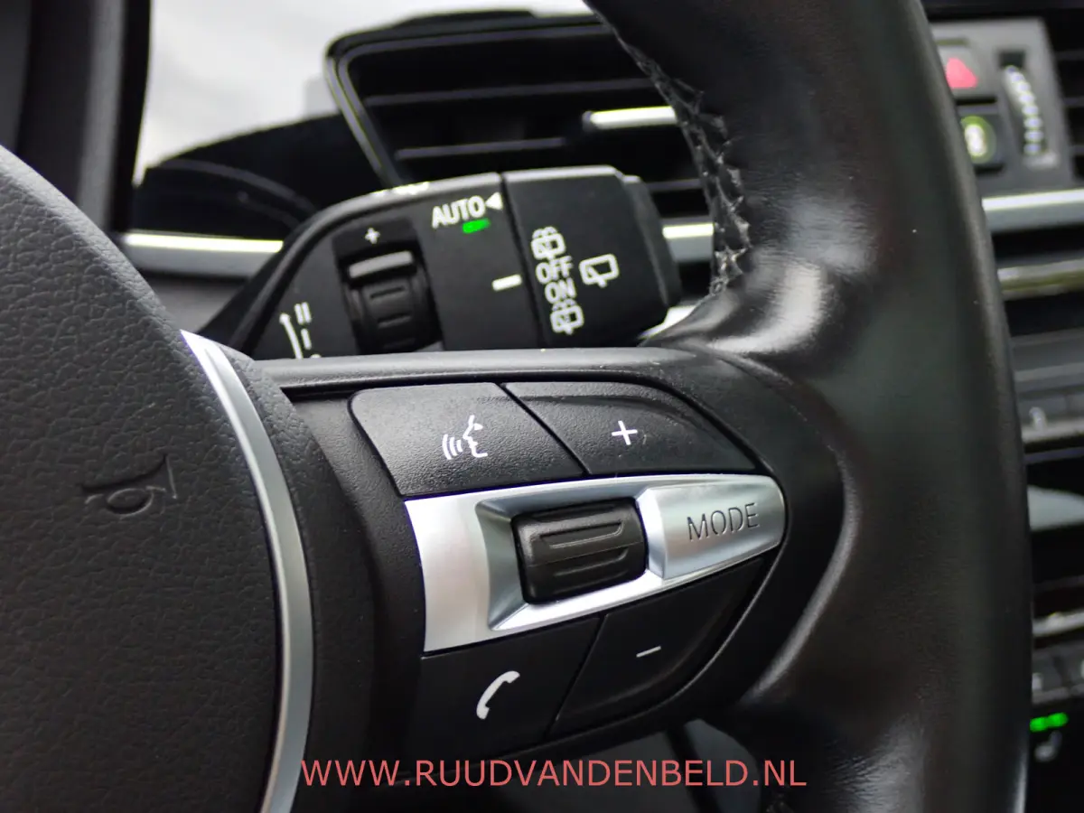 2.0i S-DRIVE PANODAK / CAMERA / HEAD-UP / SPORTLEER