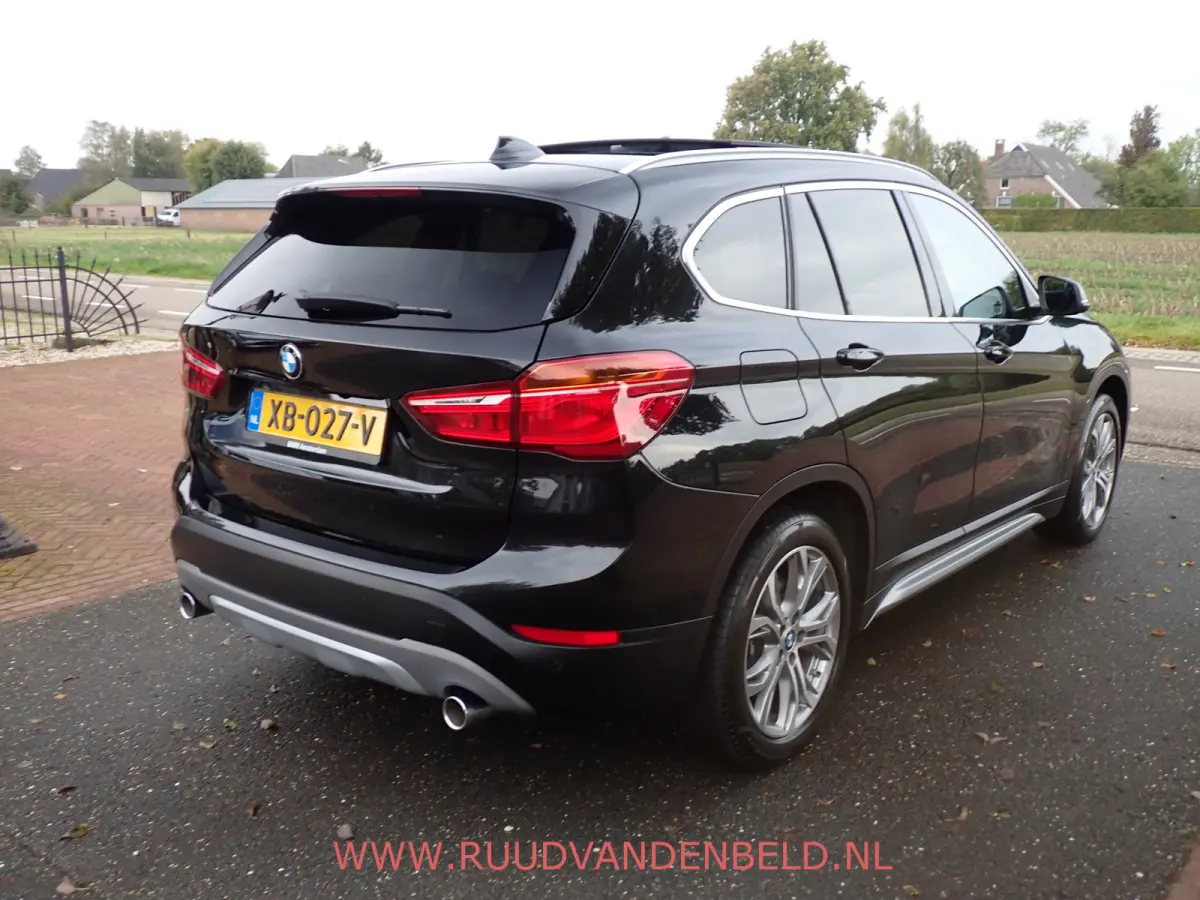 2.0i S-DRIVE PANODAK / CAMERA / HEAD-UP / SPORTLEER
