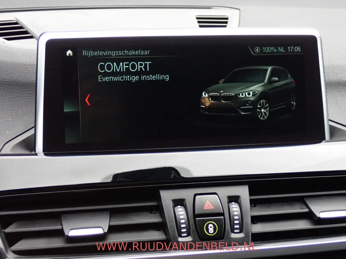 2.0i S-DRIVE PANODAK / CAMERA / HEAD-UP / SPORTLEER