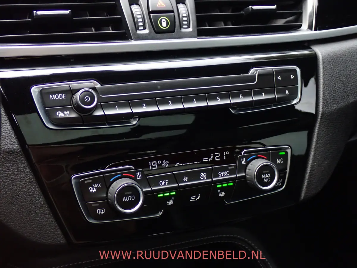 2.0i S-DRIVE PANODAK / CAMERA / HEAD-UP / SPORTLEER
