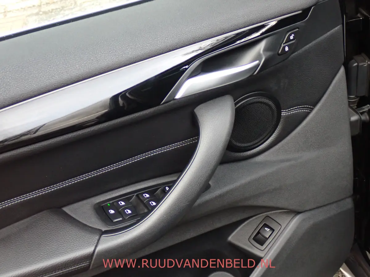 2.0i S-DRIVE PANODAK / CAMERA / HEAD-UP / SPORTLEER