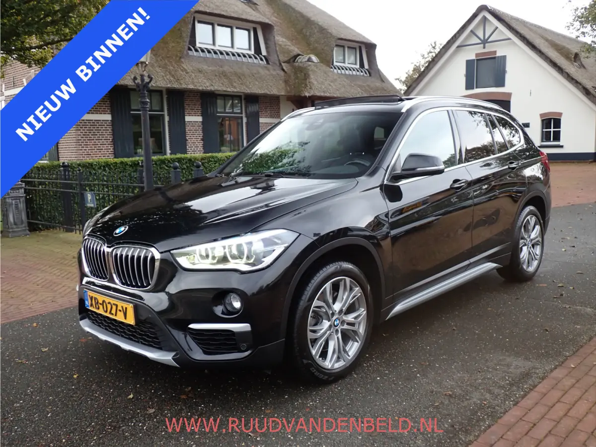2.0i S-DRIVE PANODAK / CAMERA / HEAD-UP / SPORTLEER