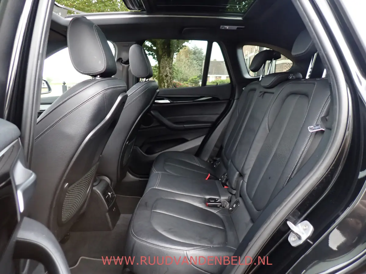 2.0i S-DRIVE PANODAK / CAMERA / HEAD-UP / SPORTLEER