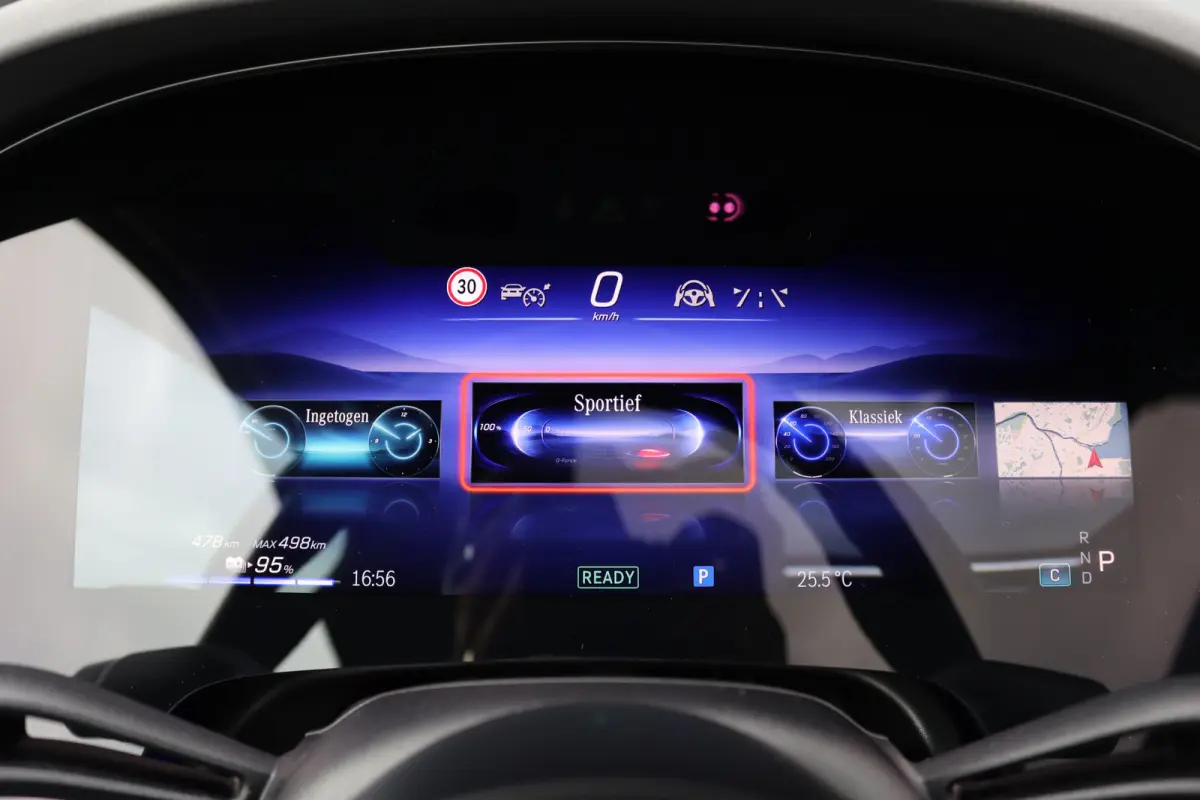 500 4MATIC AMG Line Premium 91 kWh | Hyperscreen | Distronic+ | Nappa Leder | Stoelventilatie | Trekhaak | Burmester | Digital Light | Panoramadak | Keyless Go |