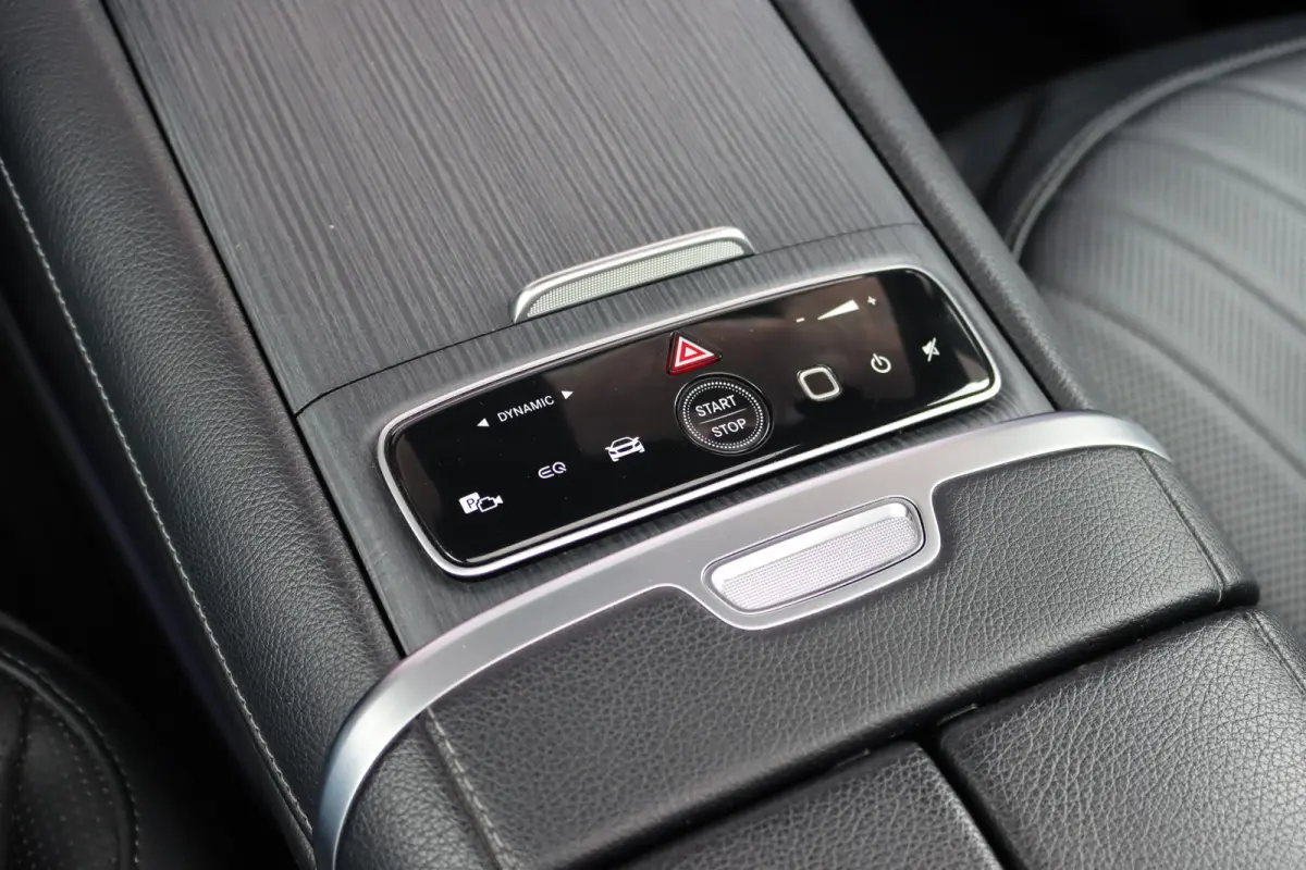 500 4MATIC AMG Line Premium 91 kWh | Hyperscreen | Distronic+ | Nappa Leder | Stoelventilatie | Trekhaak | Burmester | Digital Light | Panoramadak | Keyless Go |