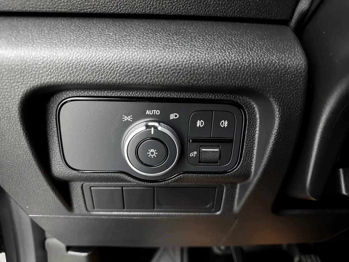 110 CDI L1 Pro Navigatie Camera Cruise control Carplay Led