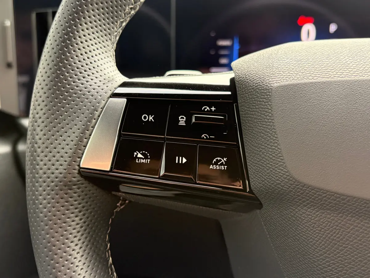 1.2 Turbo Hybrid 145 PK GS Aut. | ELEK. SCHUIF-/KANTELDAK| HEAD-UP DISPLAY| 360* CAMERA| MATRIX LED| AGR-COMFORTSTOELEN| ADAPTIEVE CRUISE CONTROL| DODEHOEK DETECTIE| SFEERVERLICHTING| STUUR,