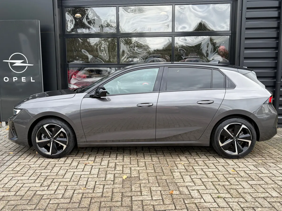 1.2 Turbo Hybrid 145 PK GS Aut. | ELEK. SCHUIF-/KANTELDAK| HEAD-UP DISPLAY| 360* CAMERA| MATRIX LED| AGR-COMFORTSTOELEN| ADAPTIEVE CRUISE CONTROL| DODEHOEK DETECTIE| SFEERVERLICHTING| STUUR,