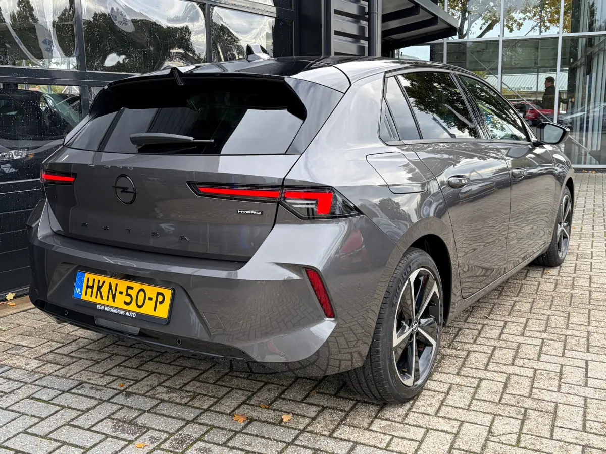 1.2 Turbo Hybrid 145 PK GS Aut. | ELEK. SCHUIF-/KANTELDAK| HEAD-UP DISPLAY| 360* CAMERA| MATRIX LED| AGR-COMFORTSTOELEN| ADAPTIEVE CRUISE CONTROL| DODEHOEK DETECTIE| SFEERVERLICHTING| STUUR,