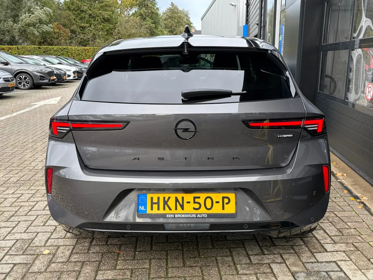 1.2 Turbo Hybrid 145 PK GS Aut. | ELEK. SCHUIF-/KANTELDAK| HEAD-UP DISPLAY| 360* CAMERA| MATRIX LED| AGR-COMFORTSTOELEN| ADAPTIEVE CRUISE CONTROL| DODEHOEK DETECTIE| SFEERVERLICHTING| STUUR,