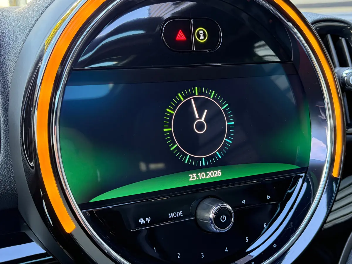 1.5 Cooper ALL4 220 PK Chili JCW | TREKHAAK AFNB.| ELEK. SCHUIF-/KANTELDAK| JOHN COOPER WORKS| LEDER MET STOELVERWARMING| HEAD-UP DISPLAY| ADAPTIEVE CRUISE CONTROL| ELEK. KOFFERKLEP| KEYLESS