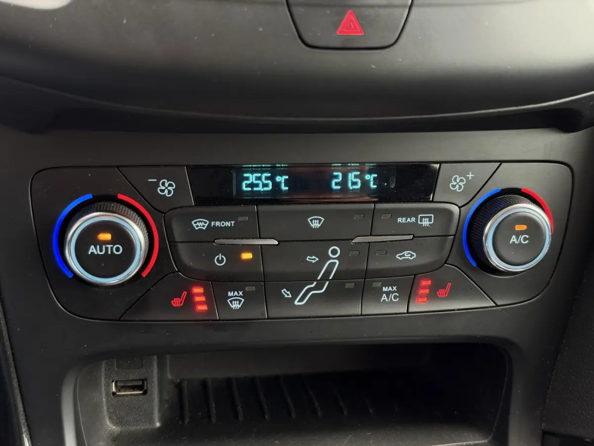 1.5 Titanium 1e Eigenaar|Navi|Clima|Cruise|PDC V+A|Sony Sound|Stoelverwarming|APK tot 01-2027