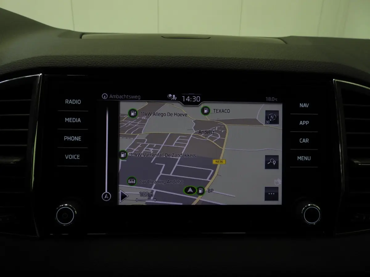 1.5 TSI Aut. Business Edition NAVI/CAMERA/WINTERPACK/LED/17"LMV!