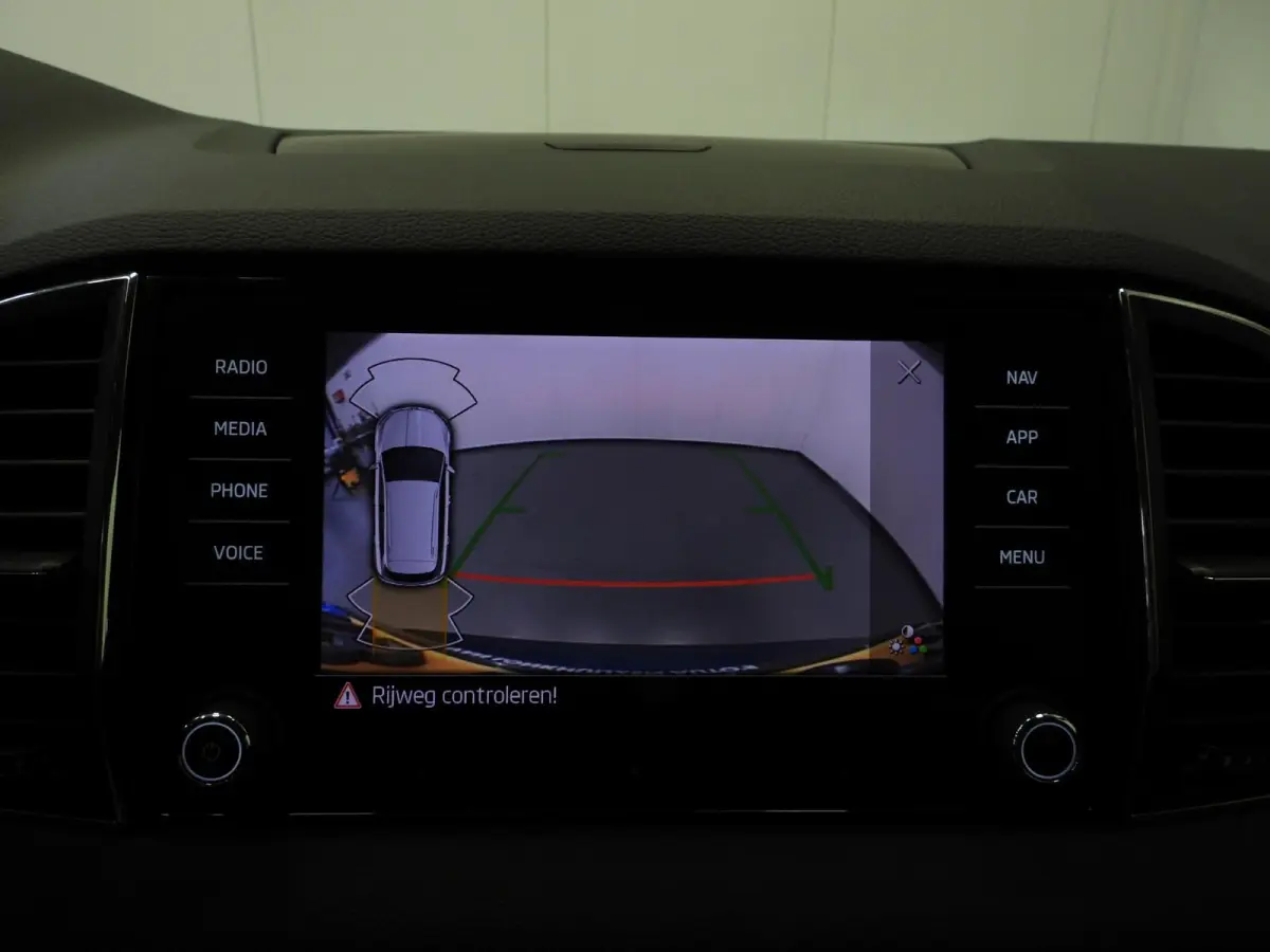 1.5 TSI Aut. Business Edition NAVI/CAMERA/WINTERPACK/LED/17"LMV!