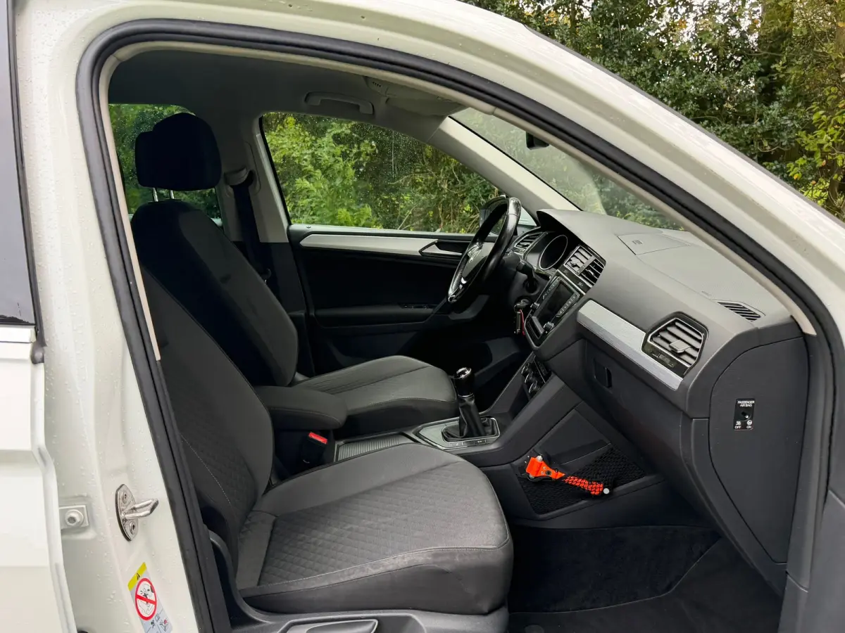 1.4 TSI ACT Comfortline Business R | Navi + Cruise + Clima Nu € 15.975,-
