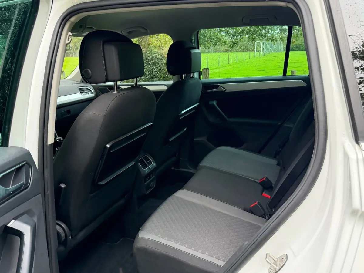 1.4 TSI ACT Comfortline Business R | Navi + Cruise + Clima Nu € 15.975,-