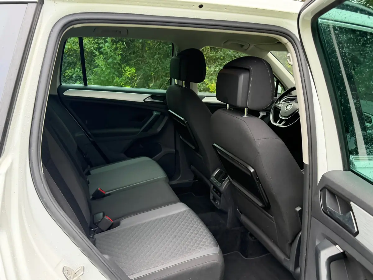 1.4 TSI ACT Comfortline Business R | Navi + Cruise + Clima Nu € 15.975,-