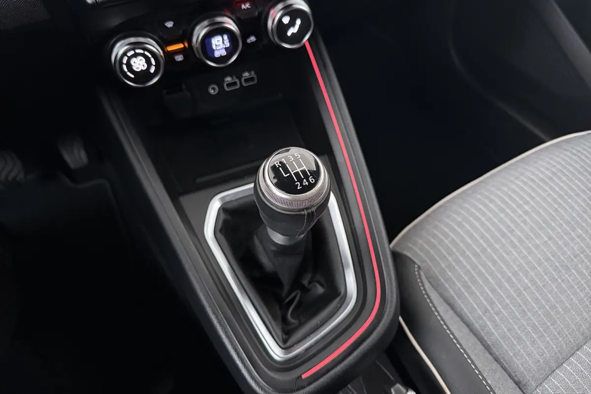 1.0 TCe 90 GPF techno Camera Carplay Climate