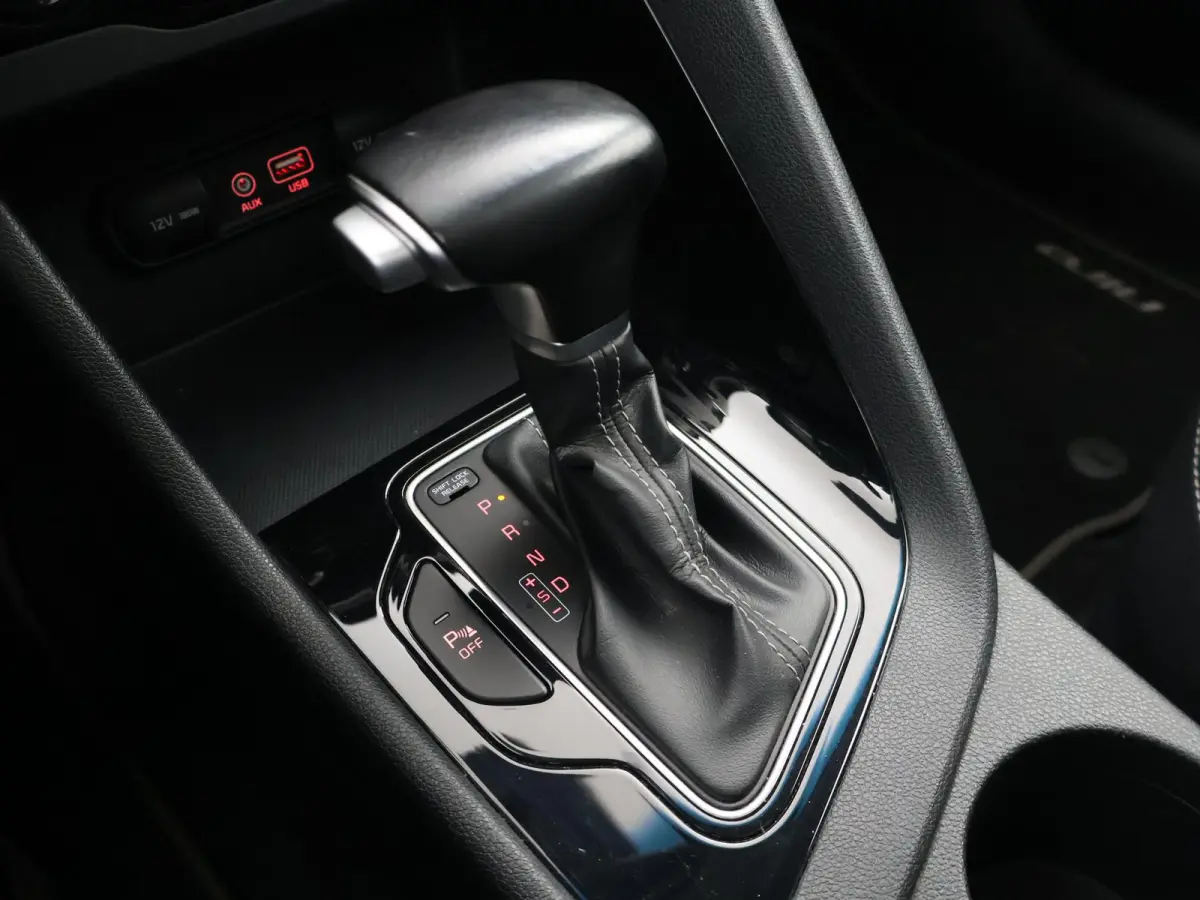 1.6 GDi HYBRID EDITION + SCHUIFDAK | TREKHAAK | STOEL/STUURWIELVERW.