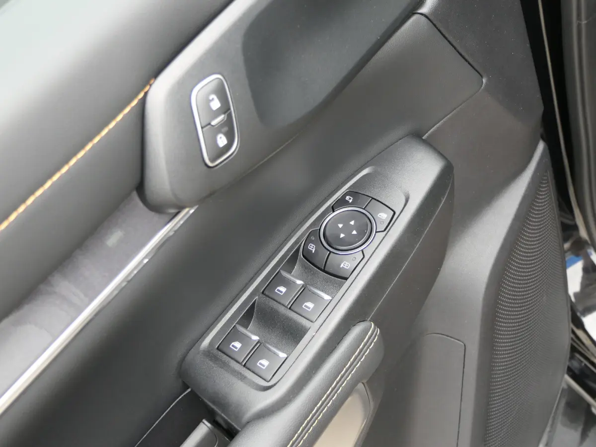 Wildtrak 2.3 PHEV | Power Rollertop | Camera | Stoelverwarming | CarPlay/Android Auto | Leder | Trekhaak