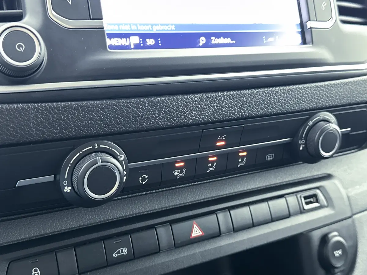 1.5 BlueHDI 100 Long Premium Navigatie Camera Cruise control