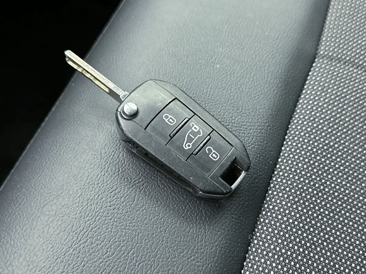 1.5 BlueHDI 100 Long Premium Navigatie Camera Cruise control