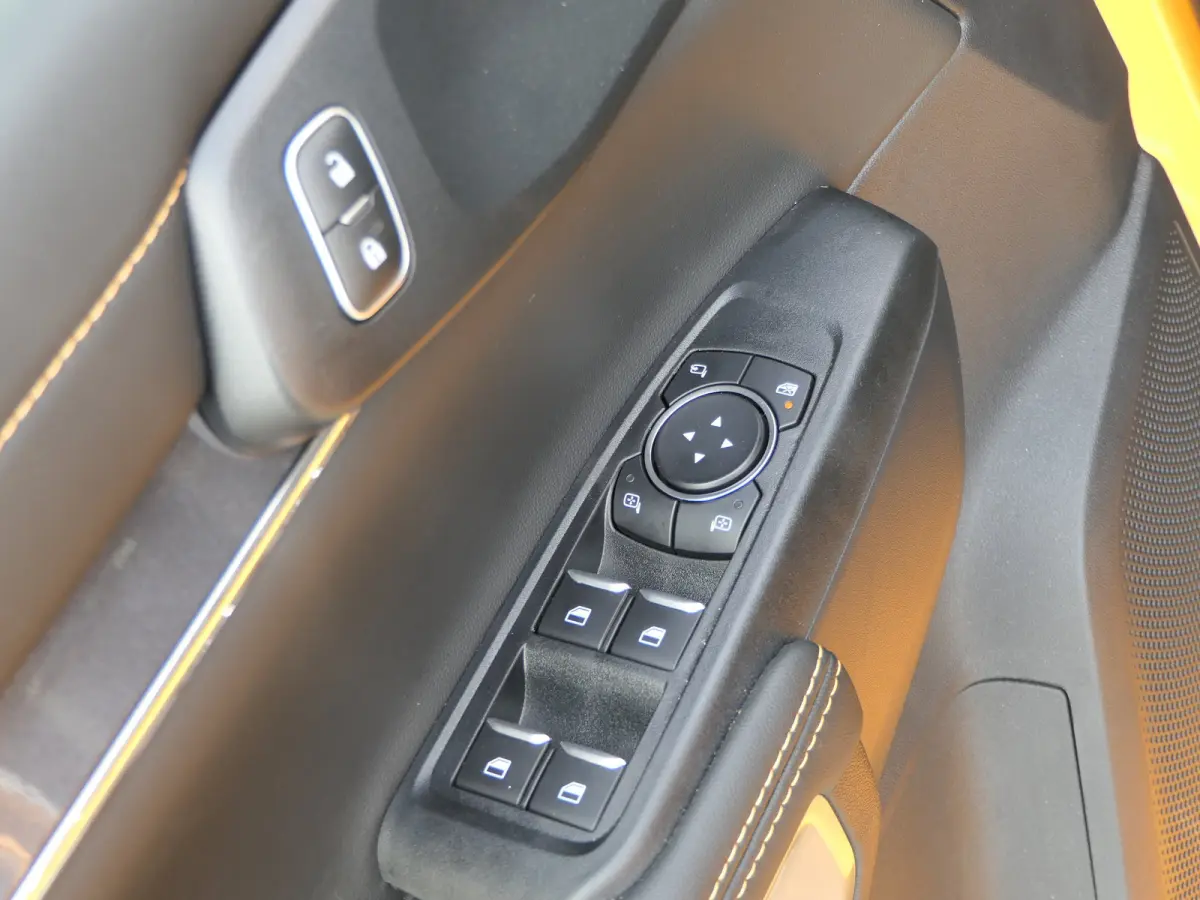 Wildtrak 2.3 PHEV | Power Rollertop | Camera | Stoelverwarming | CarPlay/Android Auto | Leder | Trekhaak