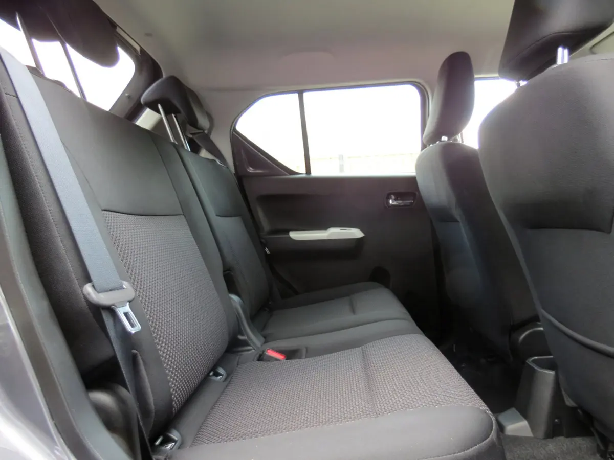 1.2 Stijl Smart Hybrid | 1e EIGENAAR | STOELVERWARMING | GROOT SCHERM | ACHTERUITRIJCAMERA | CRUISE CONTROL | NAVI |