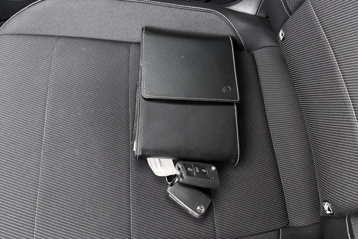 1.0 TSI Sport Half-Lederen Sportstoelen Carplay LMV 17"