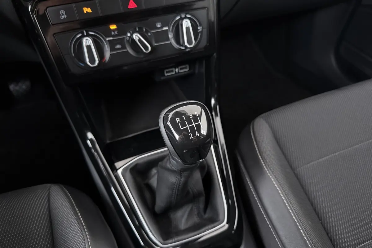 1.0 TSI Sport Half-Lederen Sportstoelen Carplay LMV 17"