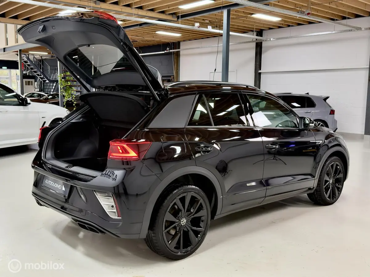 1.5 TSI R-Line | Pano | IQ Matrix | Black Style | 19" | Stuurverwarming | Camera | Sfeer | Travel Assist | ACC | Leder dash | Elektrische achterklep