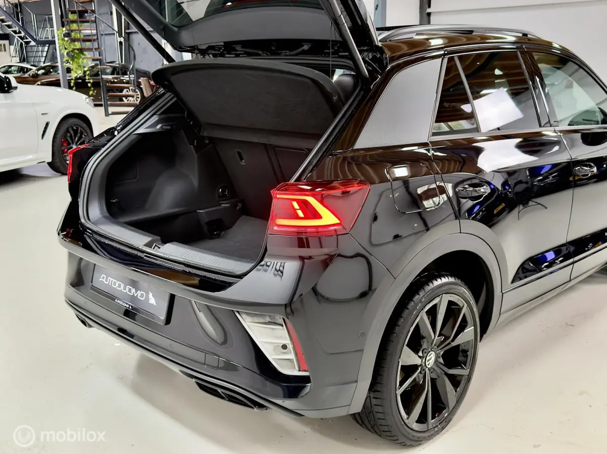 1.5 TSI R-Line | Pano | IQ Matrix | Black Style | 19" | Stuurverwarming | Camera | Sfeer | Travel Assist | ACC | Leder dash | Elektrische achterklep
