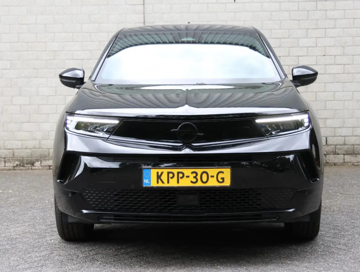 GS 54 kWh 156pk | Accu 97% | LED verlichting | Camera | Navigatie | Black pack | Apple Carplay & Android Auto