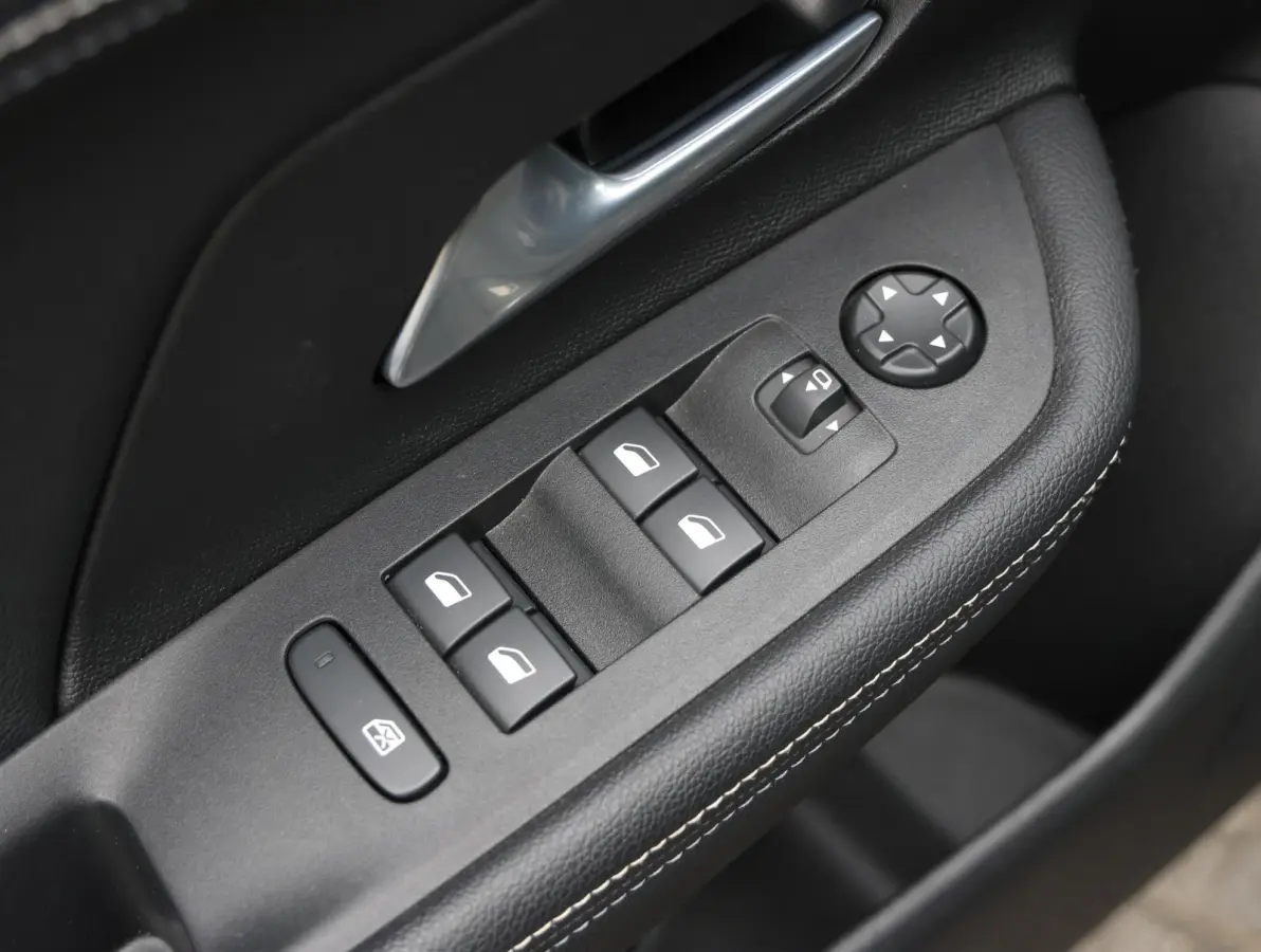GS 54 kWh 156pk | Accu 97% | LED verlichting | Camera | Navigatie | Black pack | Apple Carplay & Android Auto
