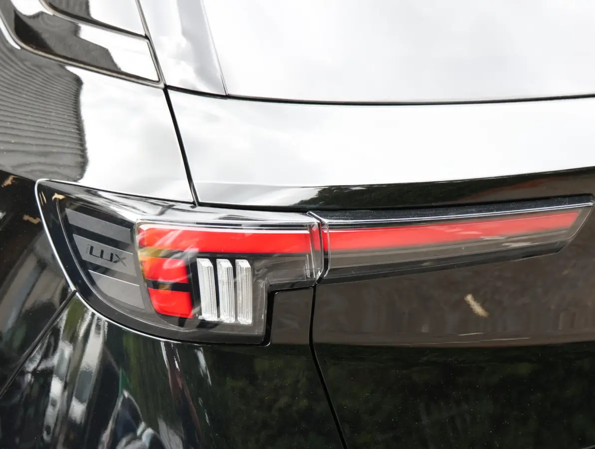 GS 54 kWh 156pk | Accu 97% | LED verlichting | Camera | Navigatie | Black pack | Apple Carplay & Android Auto