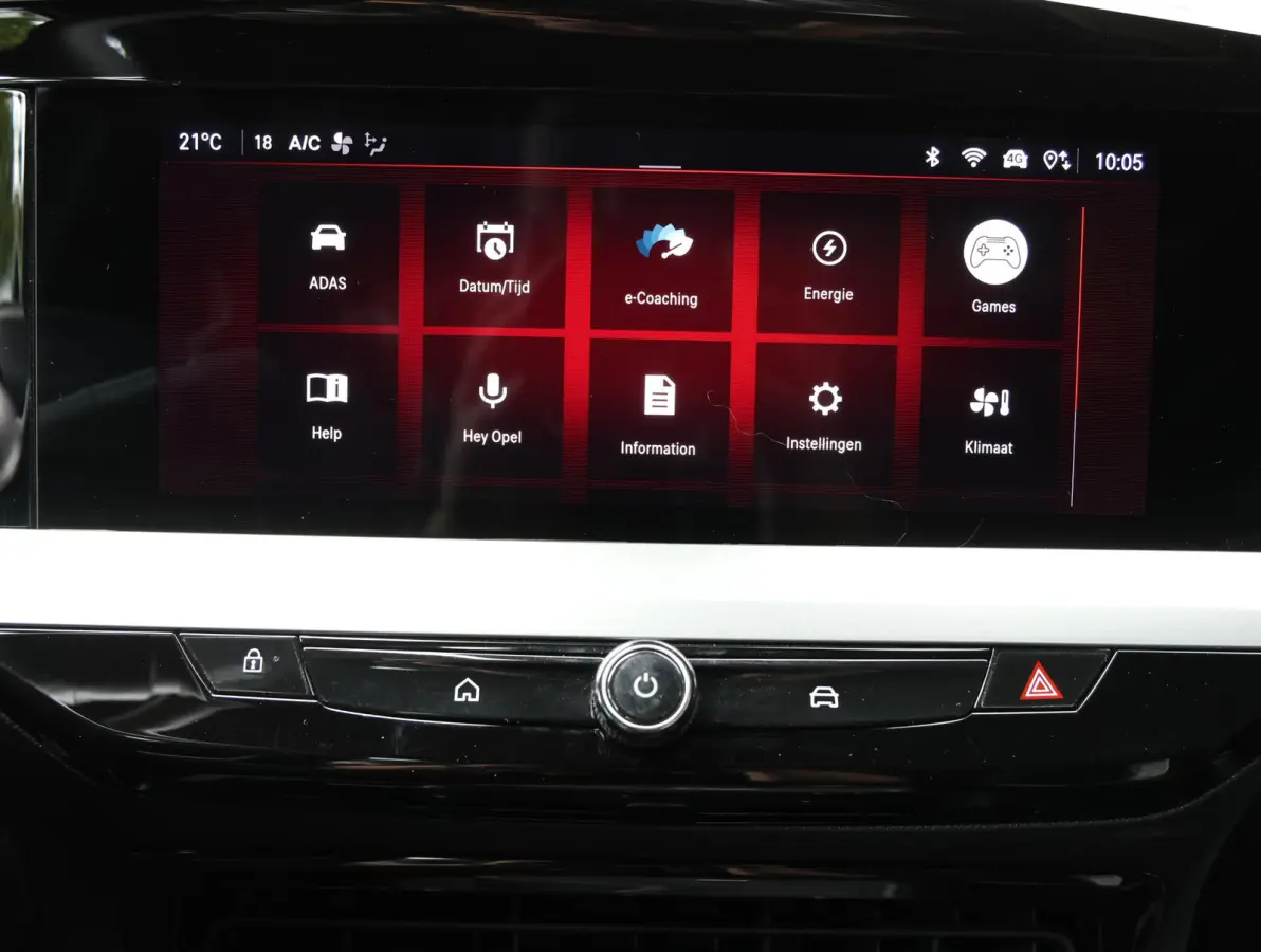 GS 54 kWh 156pk | Accu 97% | LED verlichting | Camera | Navigatie | Black pack | Apple Carplay & Android Auto
