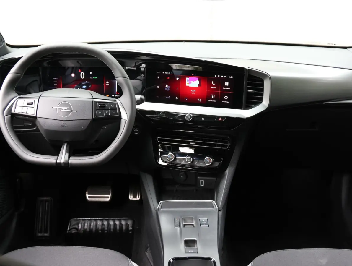 GS 54 kWh 156pk | Accu 97% | LED verlichting | Camera | Navigatie | Black pack | Apple Carplay & Android Auto
