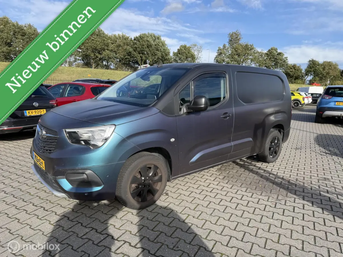 Opel Combo 2020 Benzine Handgeschakeld leasen